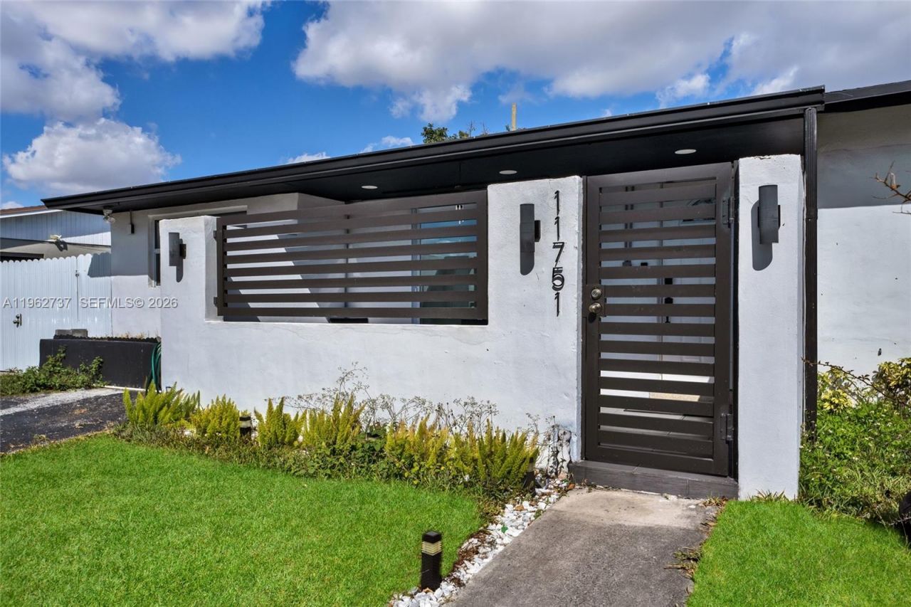 11751 SW 168th Ter, Miami, FL 33177 Photo