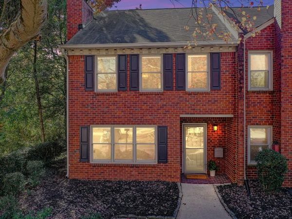 879 Lenox Oaks Circle NE, Atlanta, GA 30324