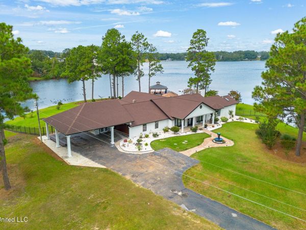 73 Baracuda Drive, Hattiesburg, MS 39402