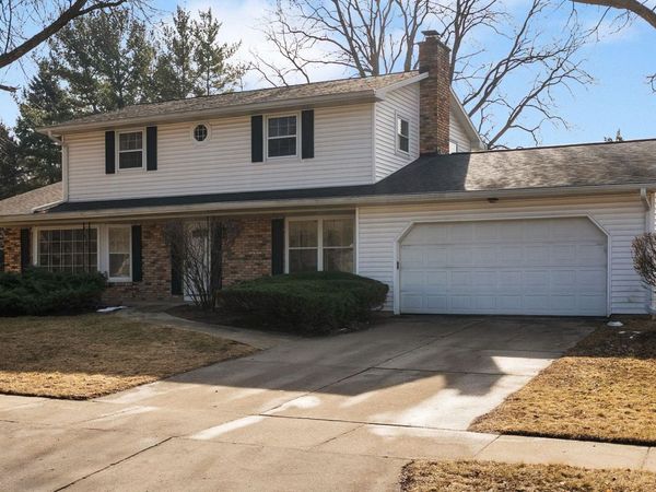 7005 Farmington Way, Madison, WI 53717