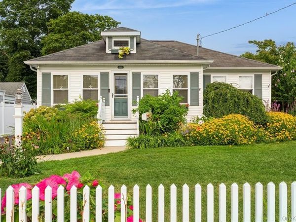 109 Roosevelt Avenue, Sayville, NY 11782