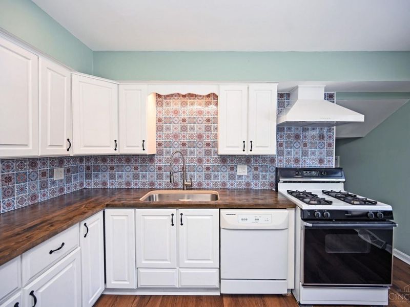 2660 Coshocton Court, Miami Twp, OH 45233 Photo 16