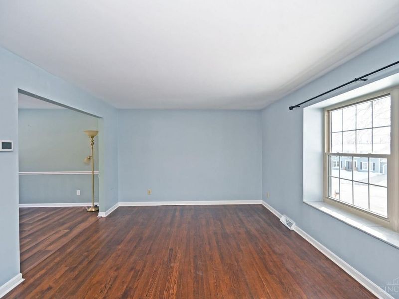 2660 Coshocton Court, Miami Twp, OH 45233 Photo 5