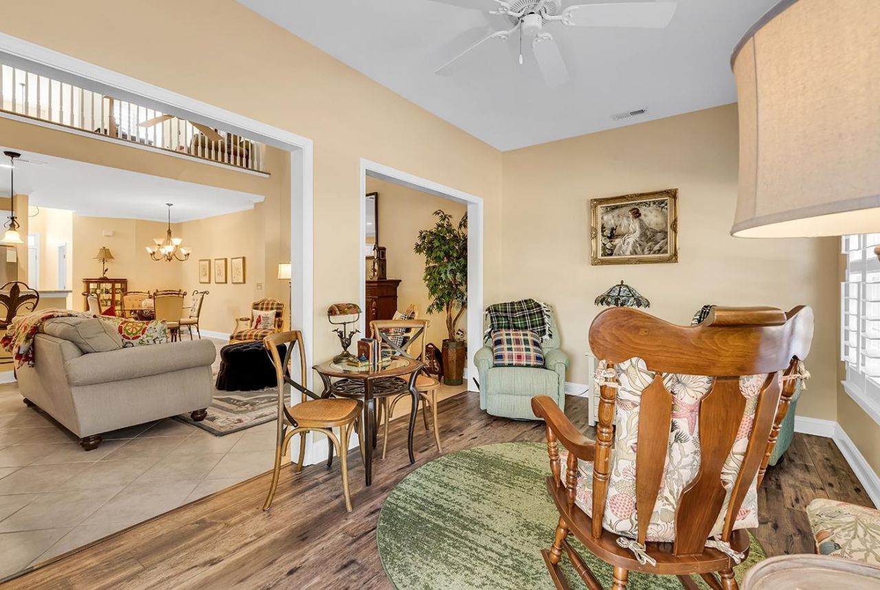 715 Botany Loop Photo 13