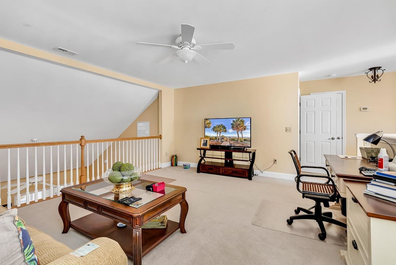 715 Botany Loop Photo 22