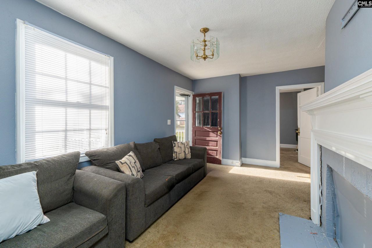 121 Coker Street Photo 4