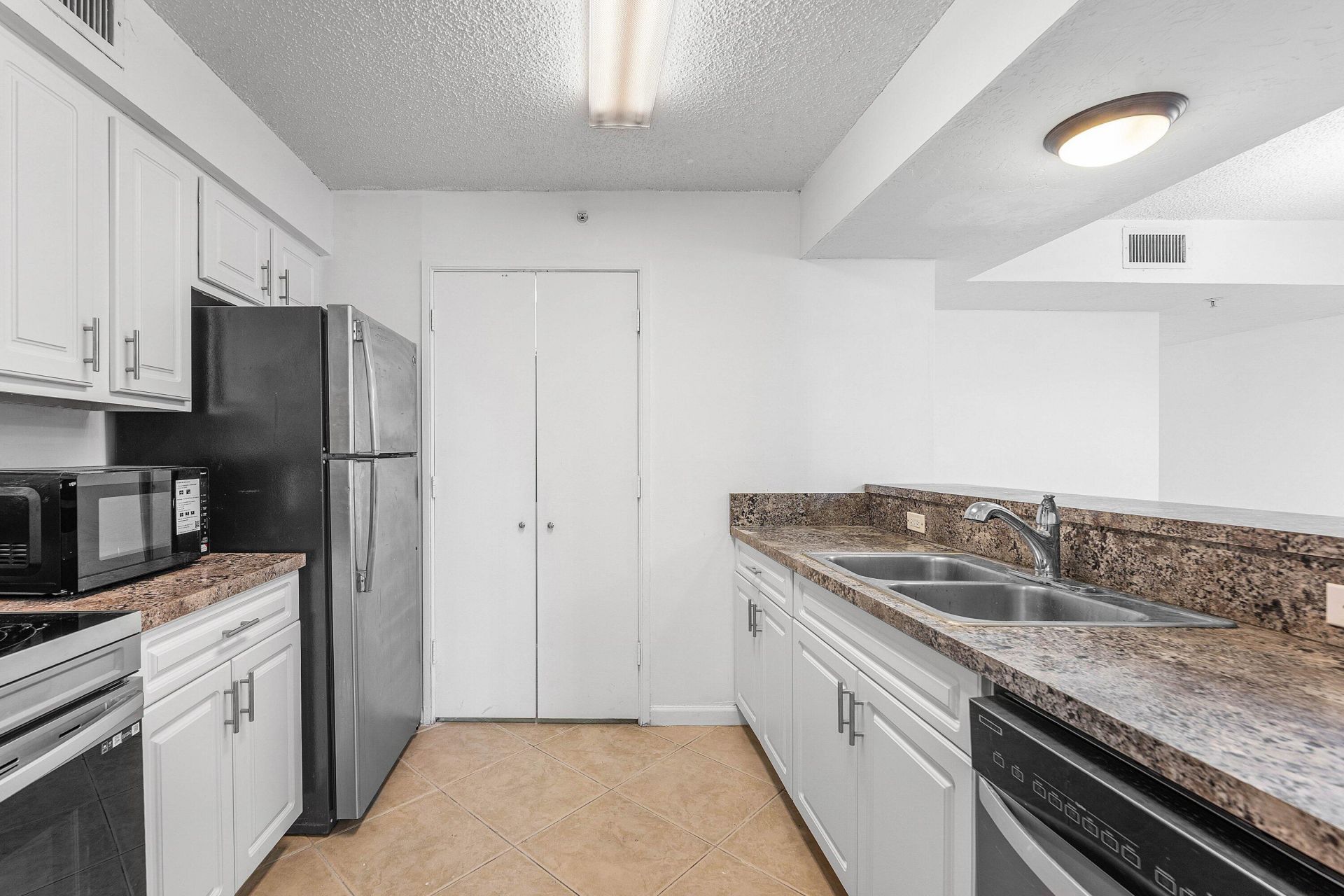 900 Scotia Drive, Unit 102, Hypoluxo, FL 33462 Photo