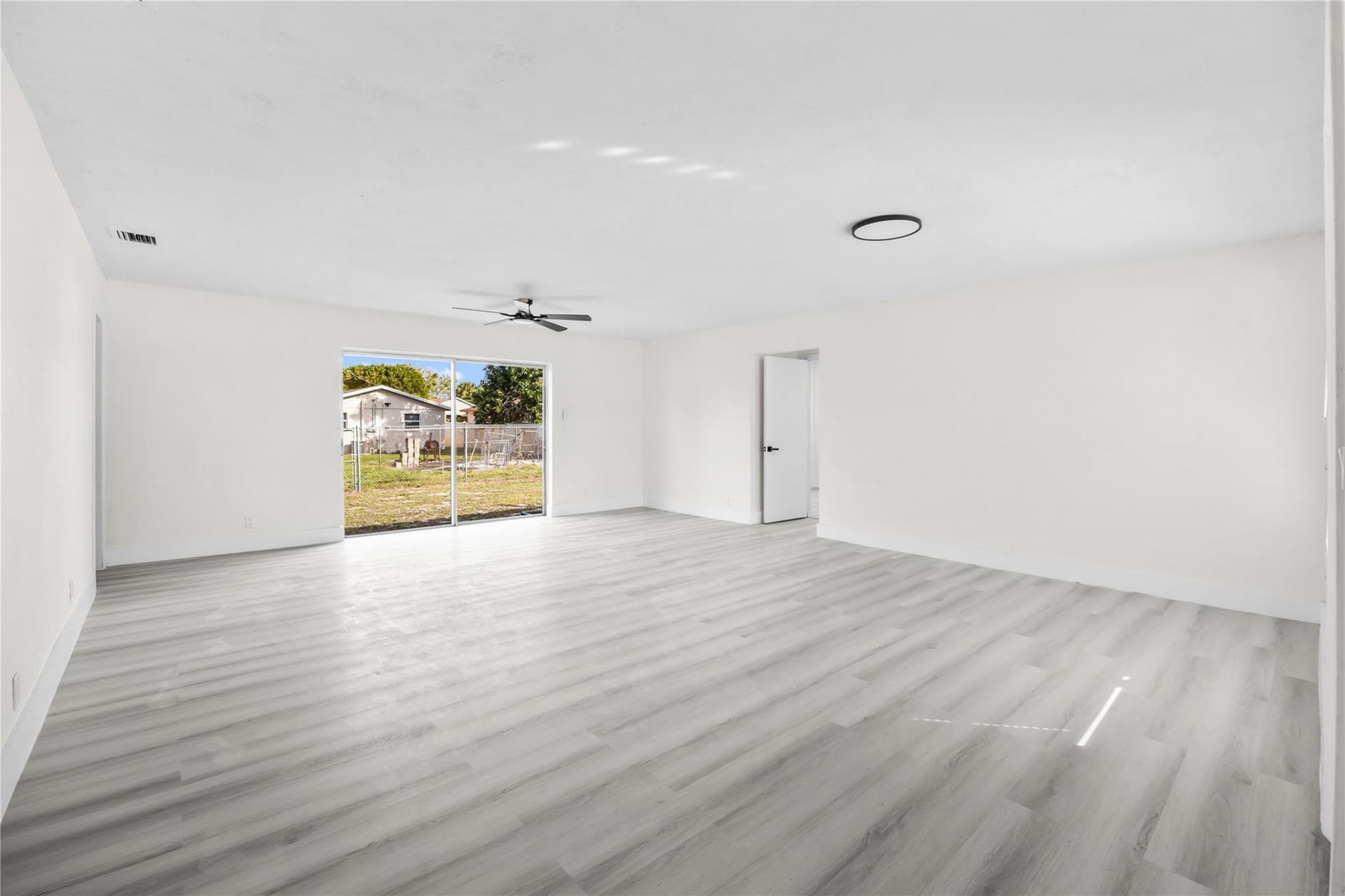 1380 W 31st Street, Riviera Beach, FL 33404 Photo