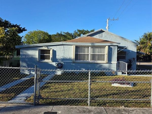 2401 NW 56th St, Miami, FL 33142