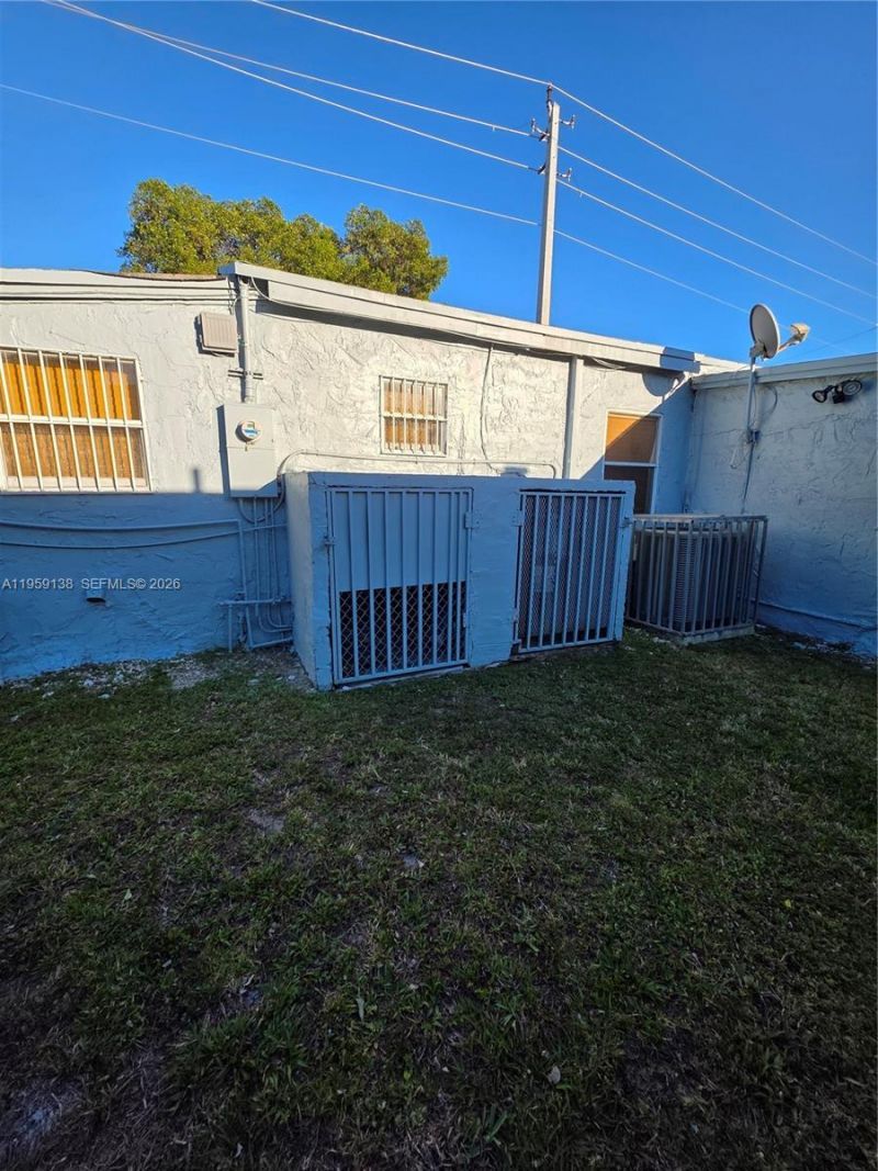 2401 NW 56th St, Miami, FL 33142 Photo