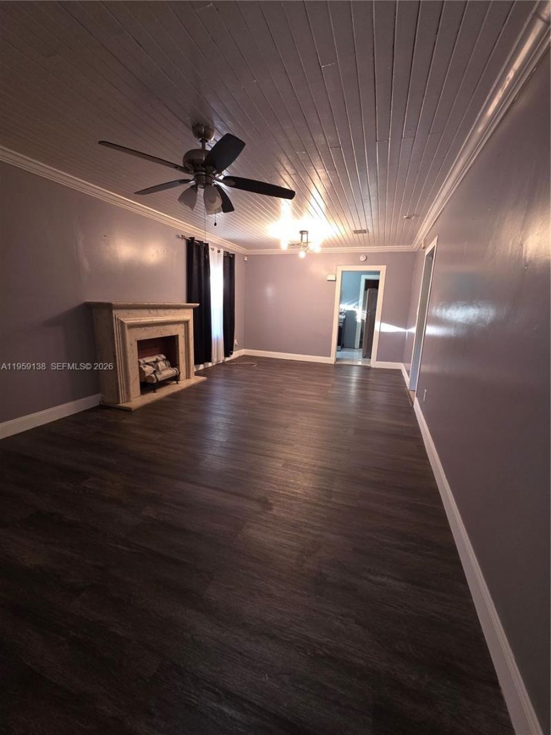 2401 NW 56th St, Miami, FL 33142 Photo