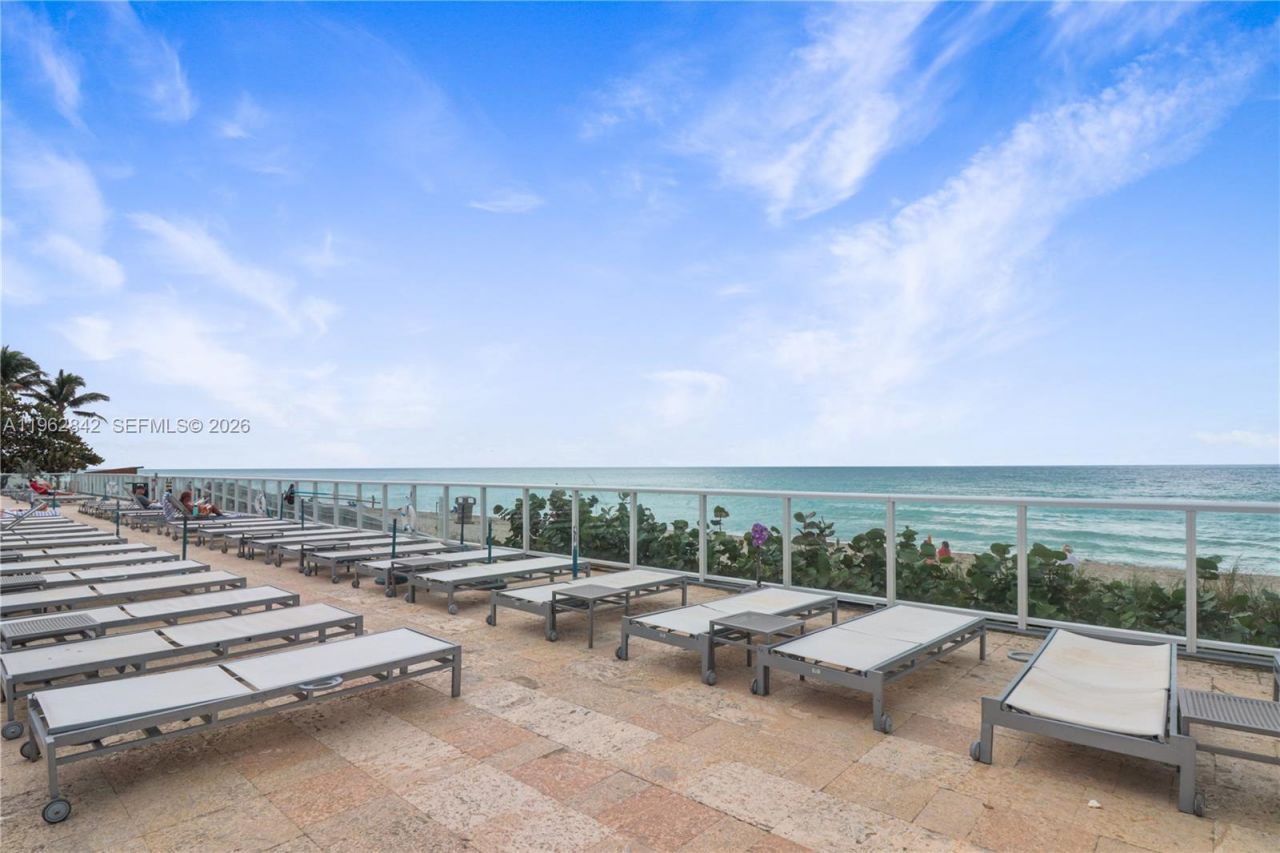 19201 Collins Ave , Unit 439, Sunny Isles Beach, FL 33160 Photo
