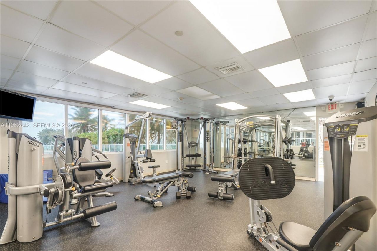 19201 Collins Ave , Unit 439, Sunny Isles Beach, FL 33160 Photo