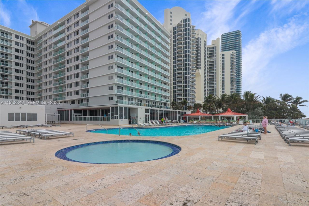 19201 Collins Ave , Unit 439, Sunny Isles Beach, FL 33160 Photo