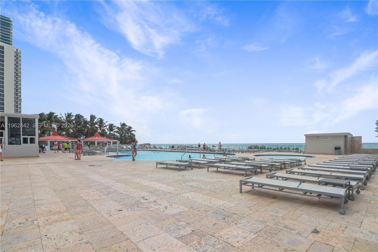 19201 Collins Ave , Unit 439, Sunny Isles Beach, FL 33160 Photo