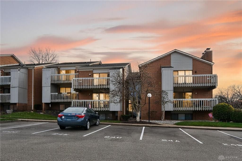 1124 Eagle Feather Circle, Unit 161, West Carrollton, OH 45449 Main Photo