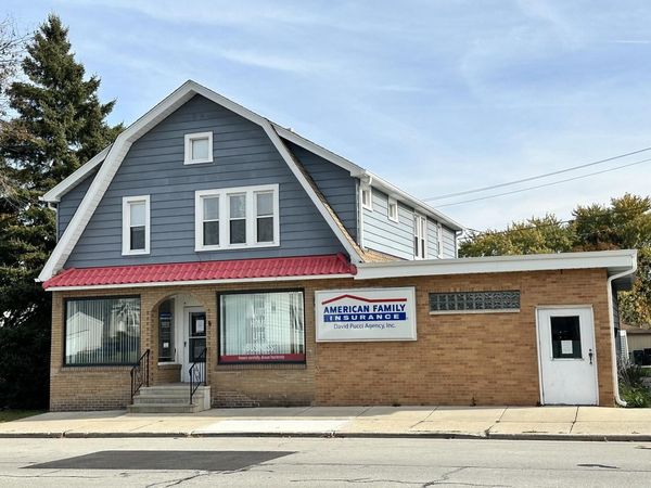 2605 S Chicago AVENUE, South Milwaukee, WI 53172