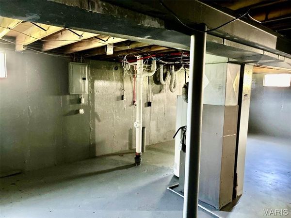 6005 Shillington Drive, Berkeley, MO 63134