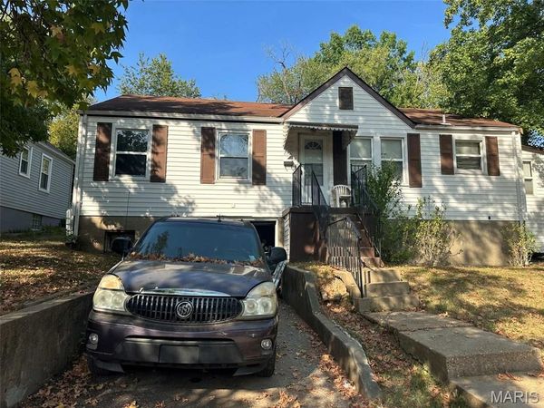 7101 Greenhaven Drive, St Louis, MO 63136