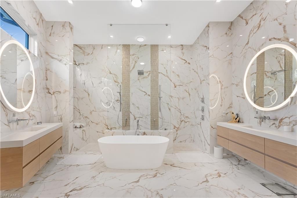 2485 Crayton Rd, Naples, FL 34103 Photo