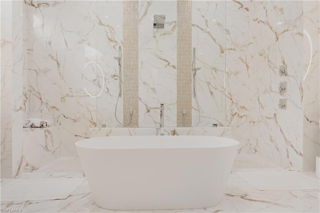 2485 Crayton Rd, Naples, FL 34103 Photo