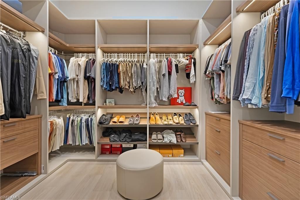 2485 Crayton Rd, Naples, FL 34103 Photo