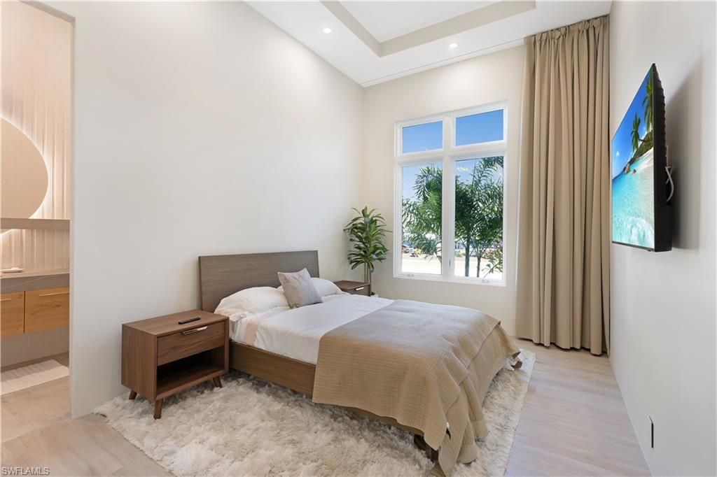 2485 Crayton Rd, Naples, FL 34103 Photo