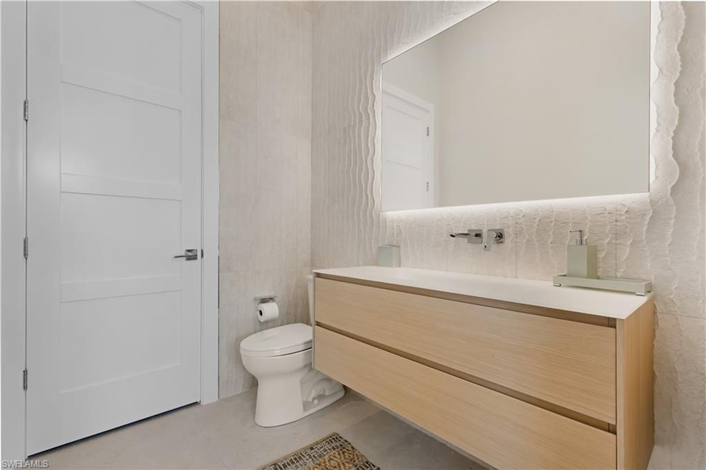 2485 Crayton Rd, Naples, FL 34103 Photo