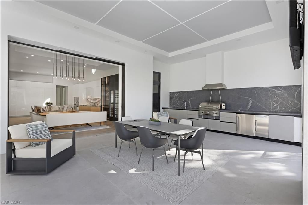 2485 Crayton Rd, Naples, FL 34103 Photo