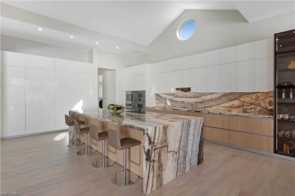 2485 Crayton Rd, Naples, FL 34103 Photo