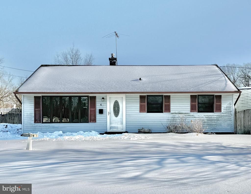 6 Holly Drive, West Berlin, NJ 08091 Main Photo