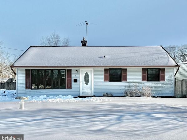 6 HOLLY DRIVE, WEST BERLIN, NJ 08091