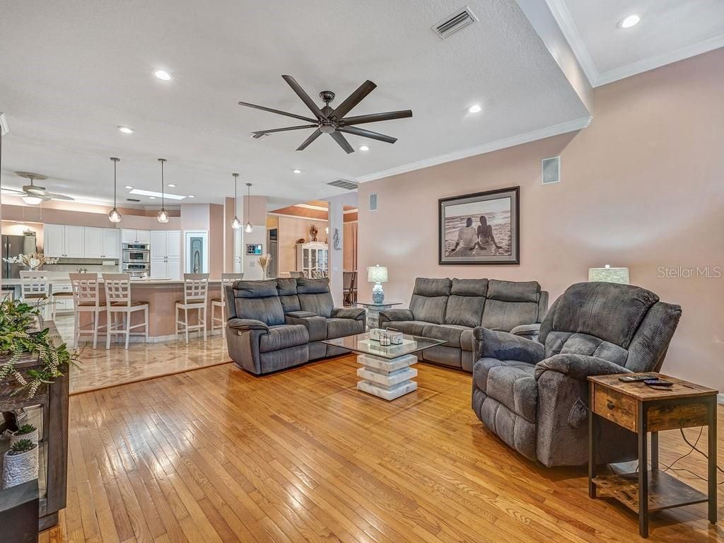 8711 Crescent Forest Boulevard, New Port Richey, FL 34654 Photo