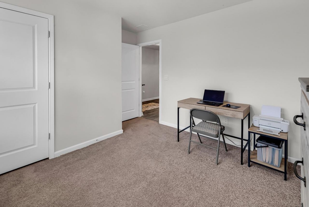 315 Woodcross Court Photo 6