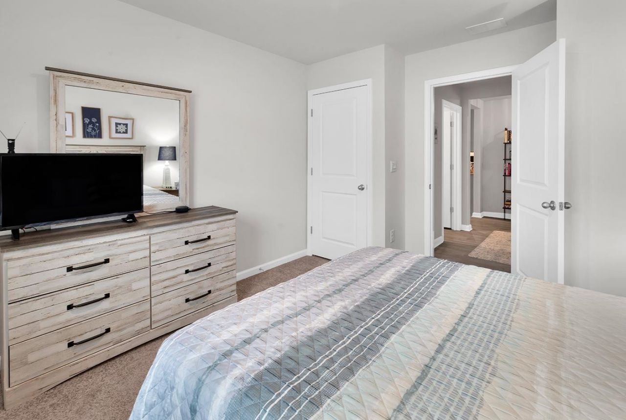 315 Woodcross Court Photo 8