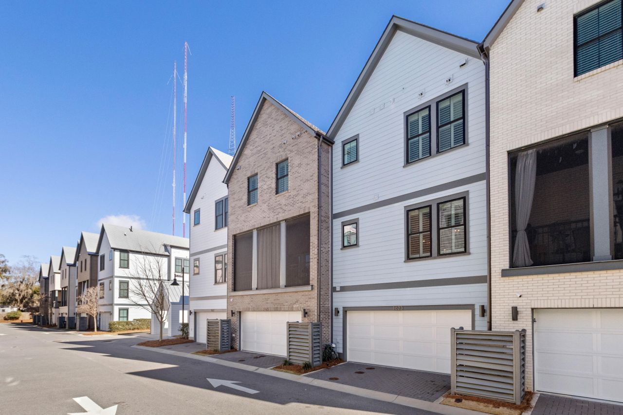 1623 Florentia Street Photo 43