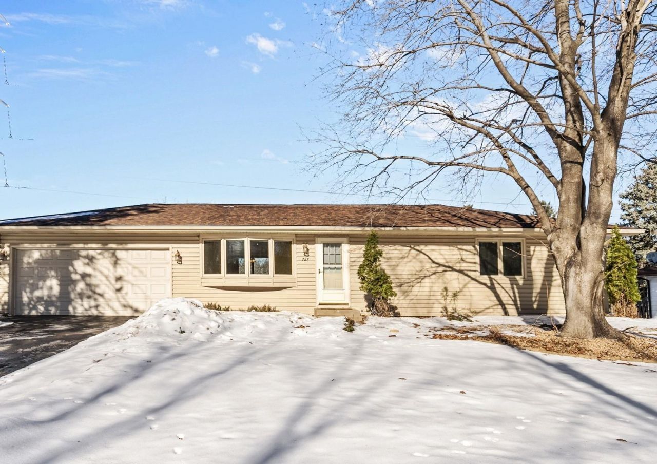 727 Terrace Drive Roseville, MN 55113