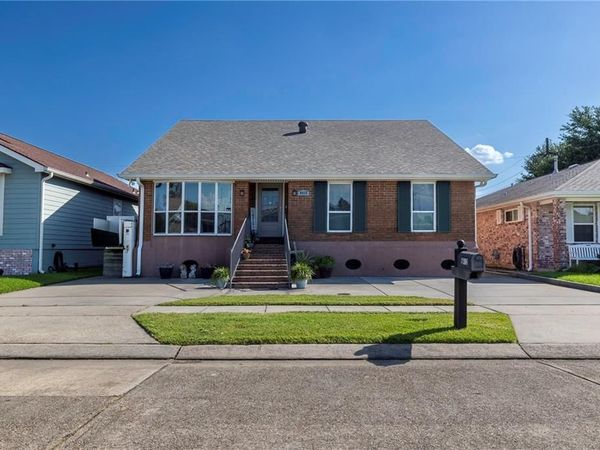 8412 COLONEL Drive, Chalmette, LA 70043