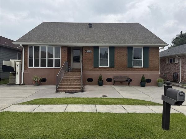 8412 COLONEL Drive, Chalmette, LA 70043