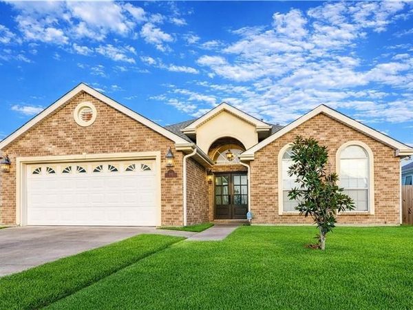 5011 BLUE ASH Drive, New Orleans, LA 70128