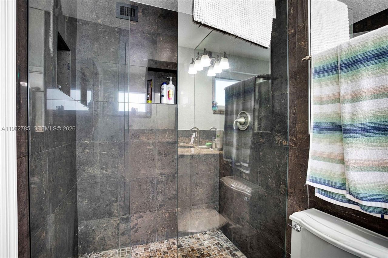 1446 Hayes St , Unit 9, Hollywood, FL 33020 Photo