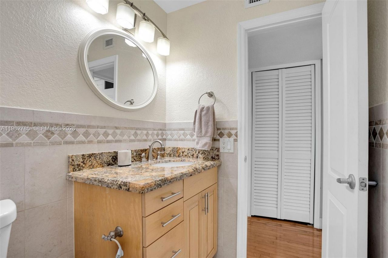 1446 Hayes St , Unit 9, Hollywood, FL 33020 Photo