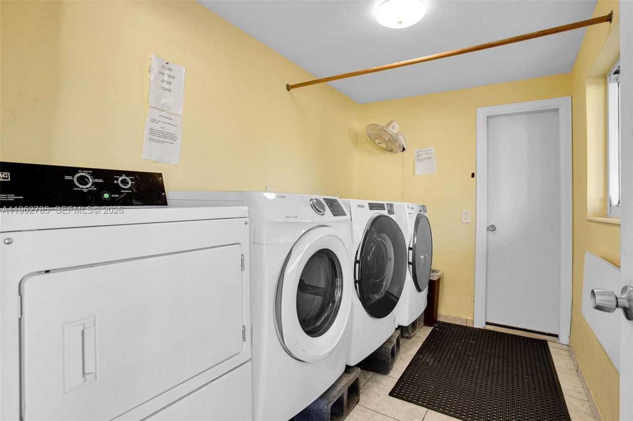 1446 Hayes St , Unit 9, Hollywood, FL 33020 Photo