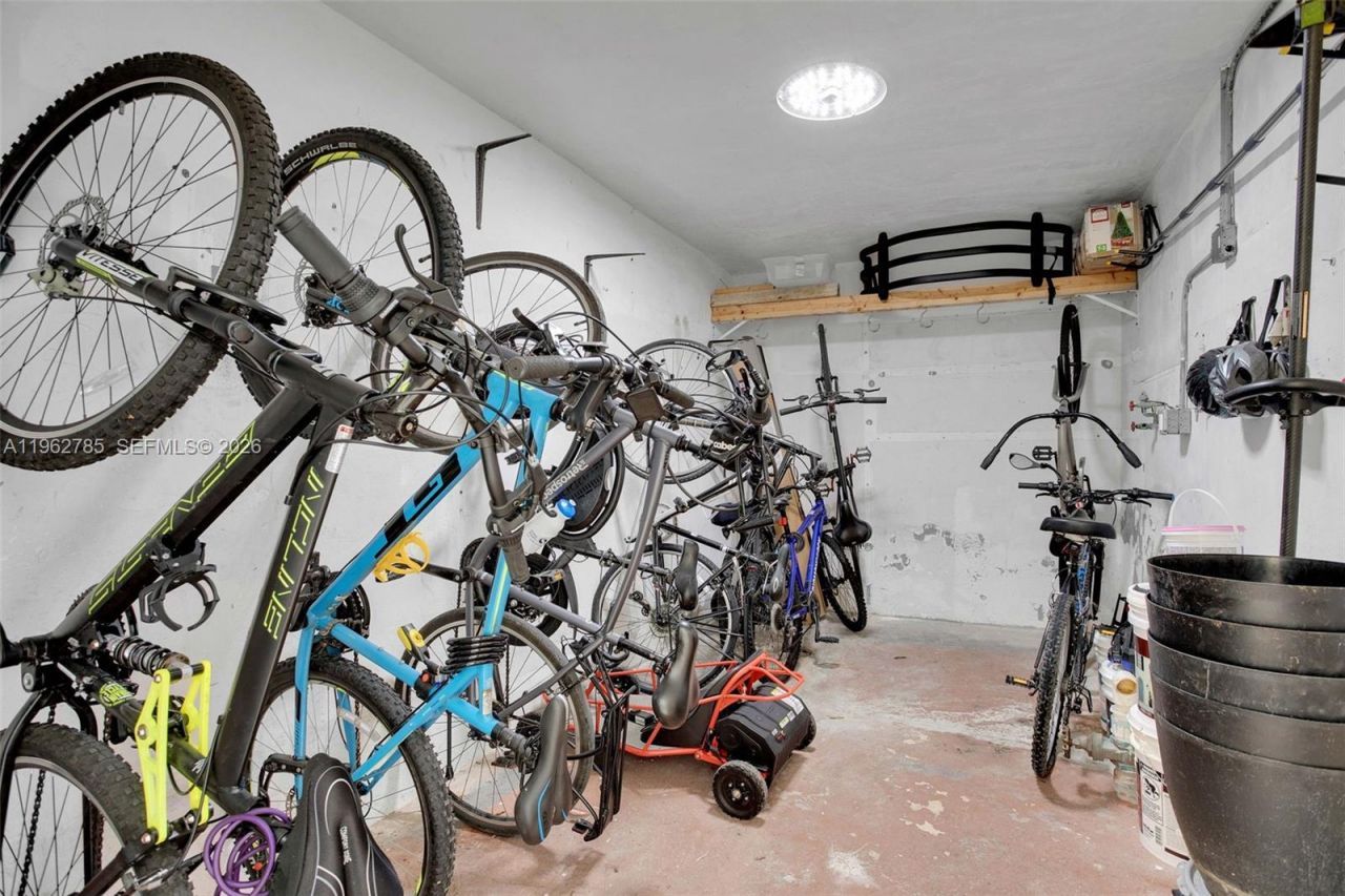 1446 Hayes St , Unit 9, Hollywood, FL 33020 Photo