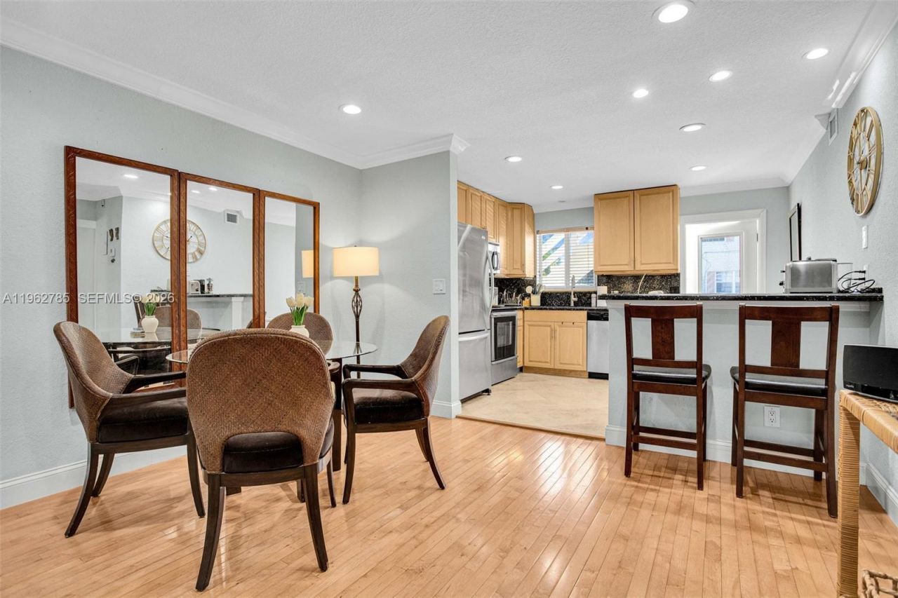 1446 Hayes St , Unit 9, Hollywood, FL 33020 Photo