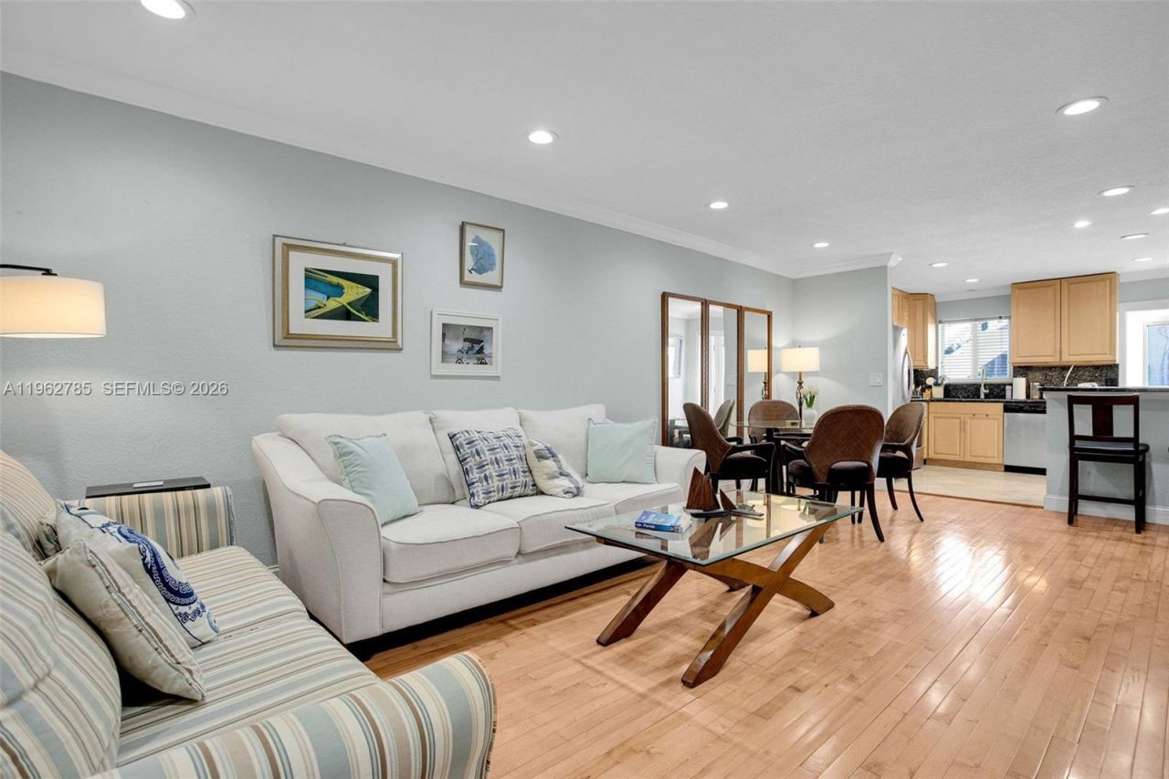 1446 Hayes St , Unit 9, Hollywood, FL 33020 Photo