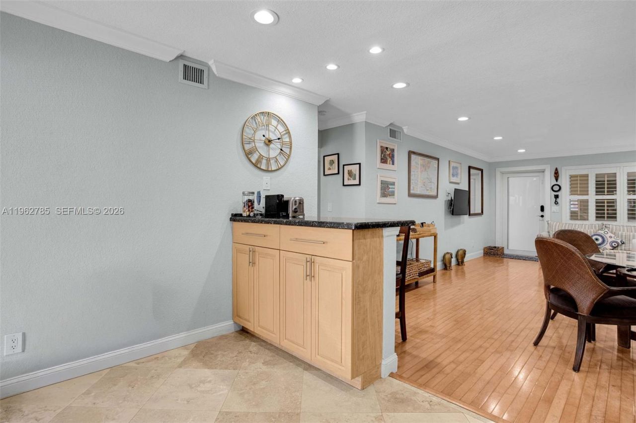 1446 Hayes St , Unit 9, Hollywood, FL 33020 Photo