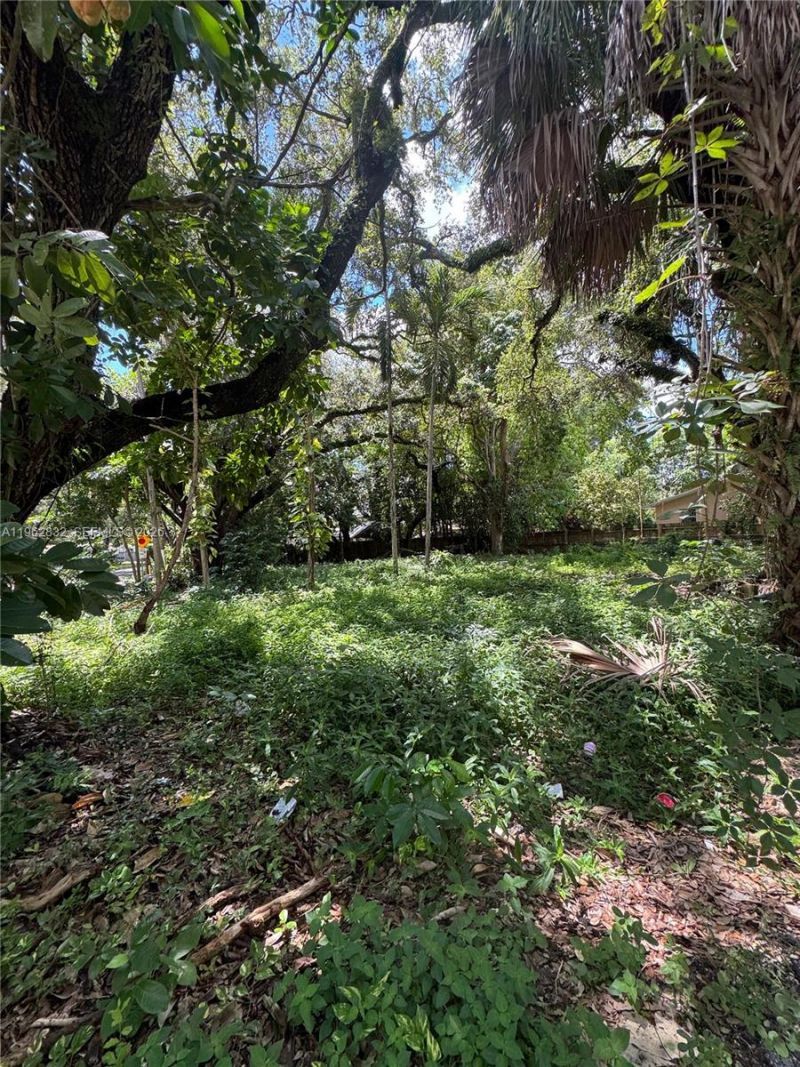 16330 NE 5th Ave , Miami, FL 33162 Photo