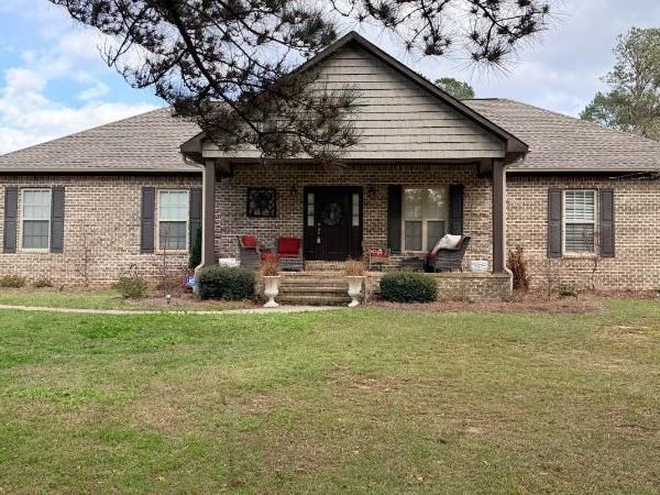 158 Daniel, Tupelo, MS 38801