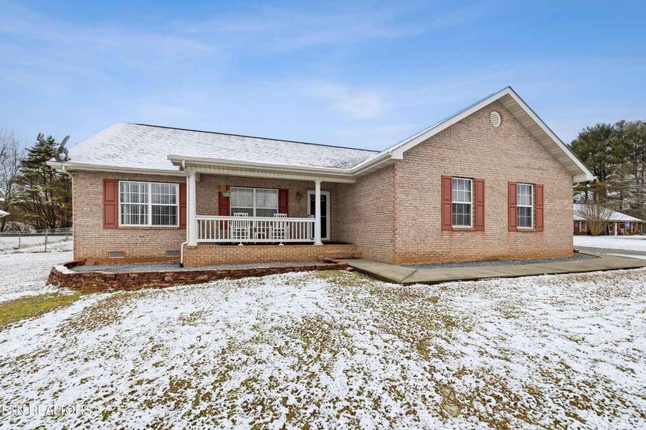 704 Pointe South Drive, Walland, TN 37886 Main Photo